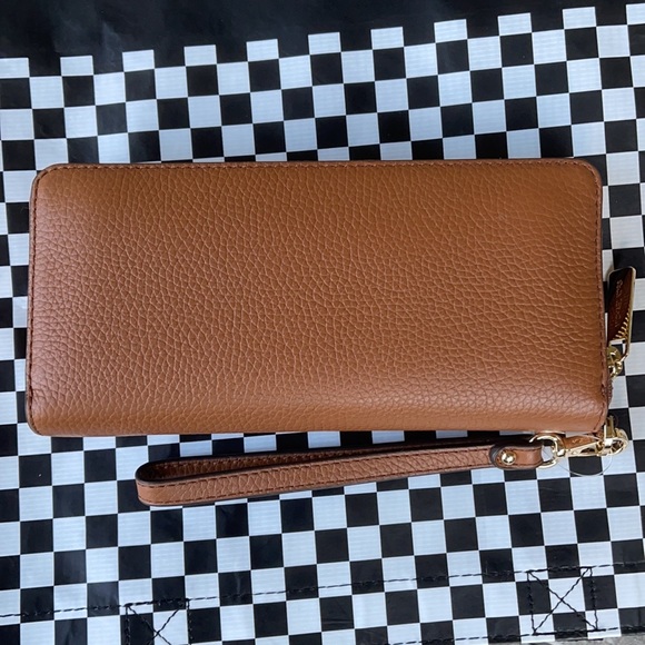 Michael Kors Jet Set Travel Large Travel CONTINENTAL Wristlet-Wallet - Picture 2 of 16